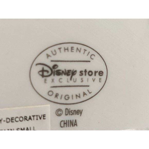 Disney Store Exclusive, Miss Flirt, Minnie Mouse Resin Figurine on stand 4.5" - Picture 6 of 7